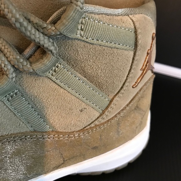 Women’s Air Jordan 11 Retro ‘Olive Lux’ - Picture 4 of 8